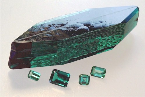 Lab Created Emeralds HydroEm02.jpg (38549 bytes)